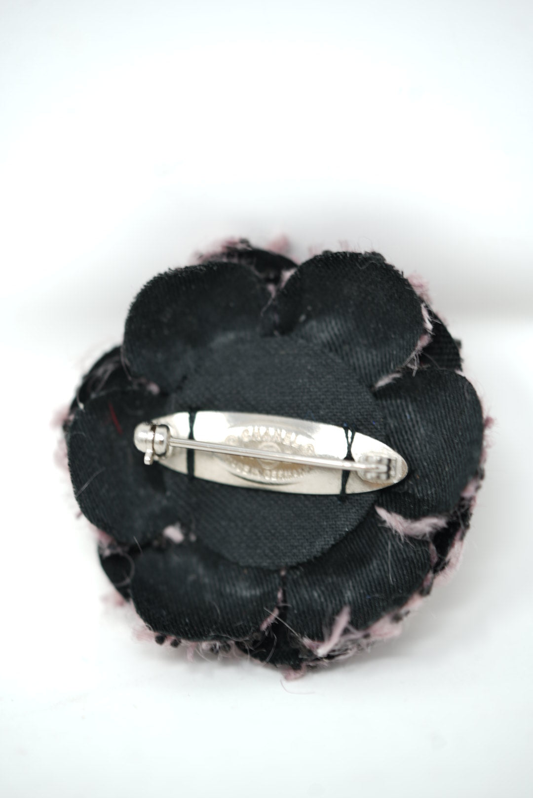 Pre-Owned Chanel 2014 Mini Flower Brooch