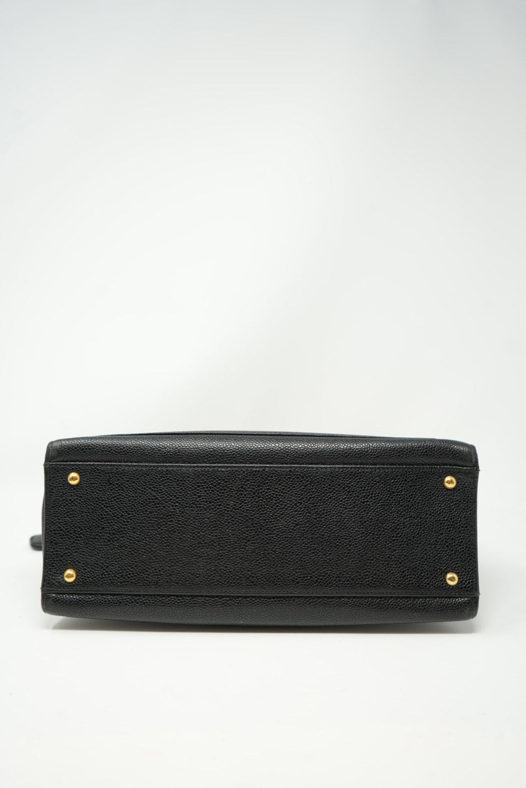 Pre-Owned Chanel Black Caviar Shoulder Bag zipper replaced
