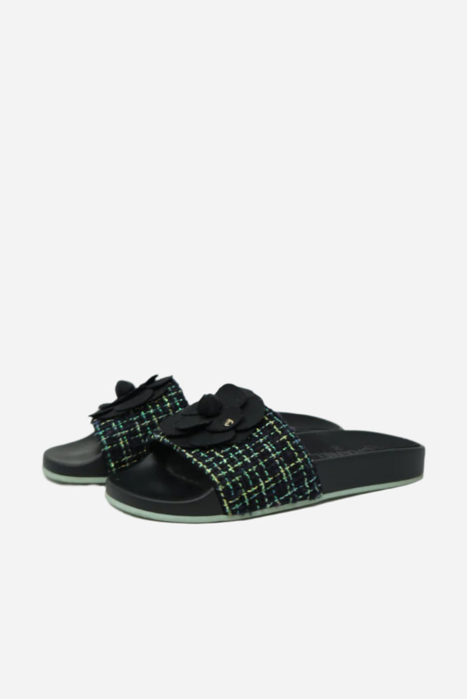 Pre-Owned Chanel Tweed Camellia Rubber Sandals