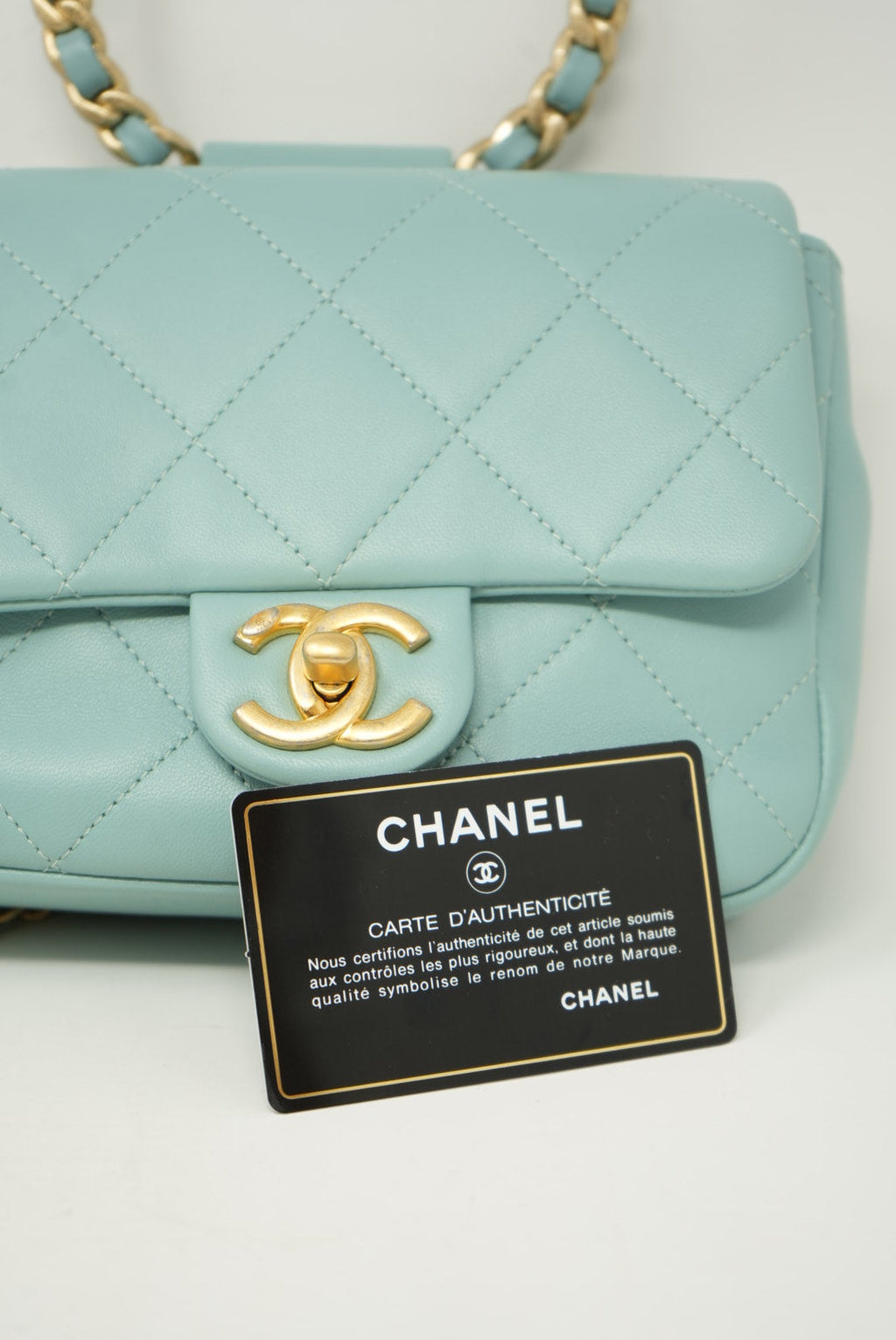 Pre-Owned CHANEL 2019 Blue Lambskin Mini Flap Handle Bag