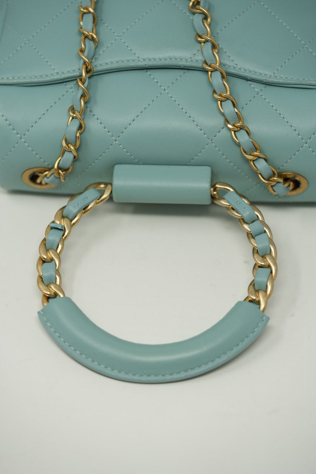 Pre-Owned CHANEL 2019 Blue Lambskin Mini Flap Handle Bag