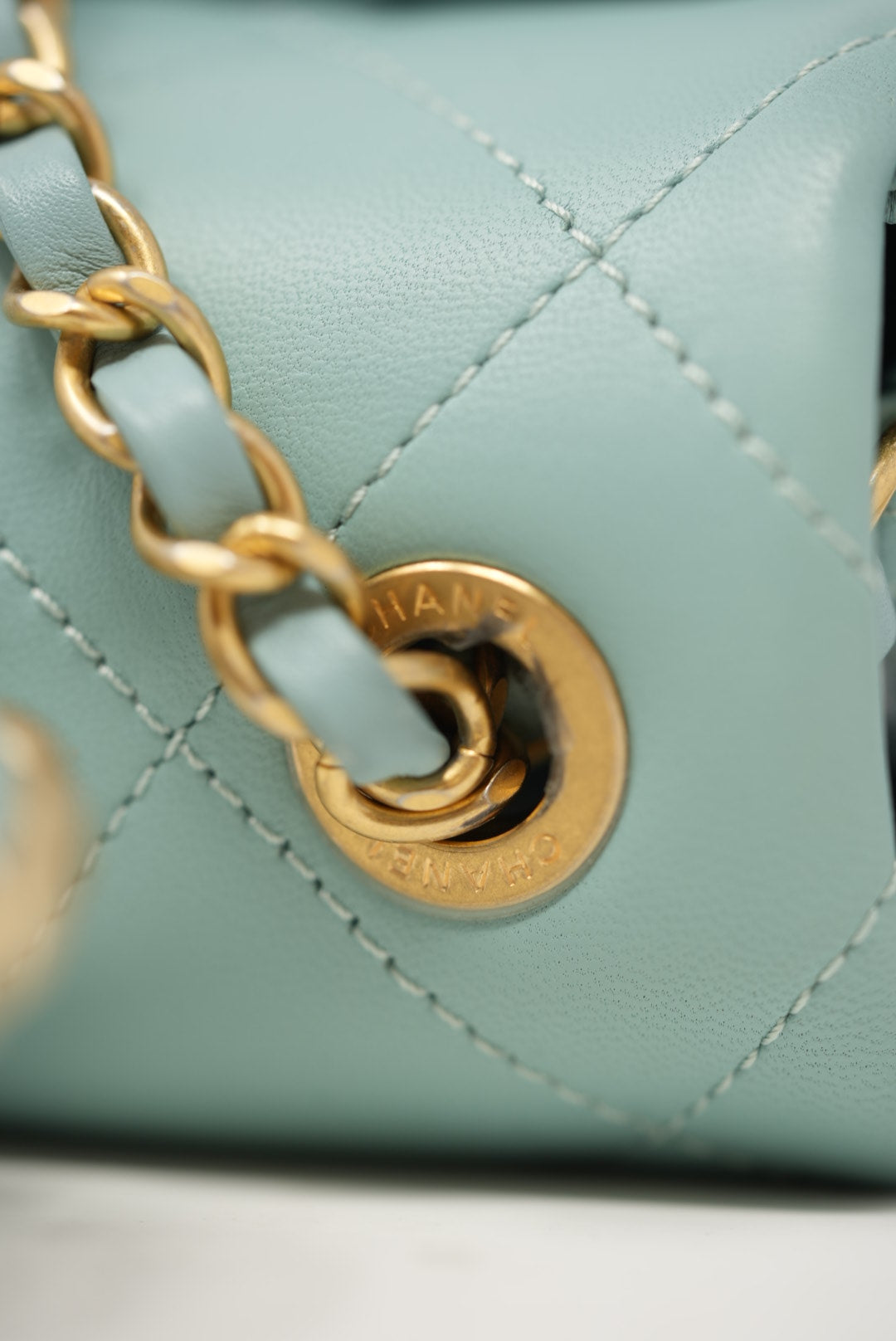 Pre-Owned CHANEL 2019 Blue Lambskin Mini Flap Handle Bag