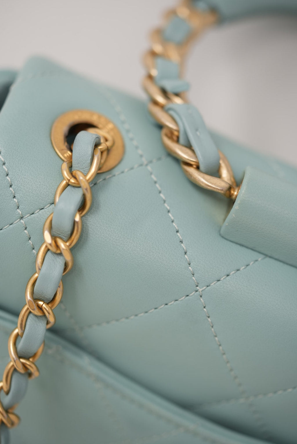 Pre-Owned CHANEL 2019 Blue Lambskin Mini Flap Handle Bag