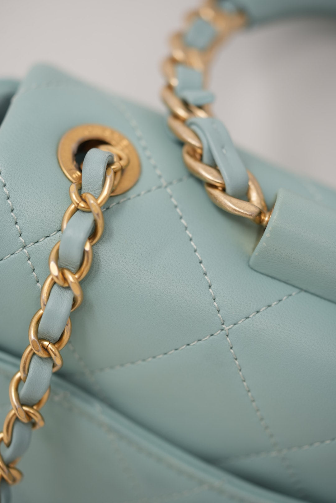 Pre-Owned CHANEL 2019 Blue Lambskin Mini Flap Handle Bag