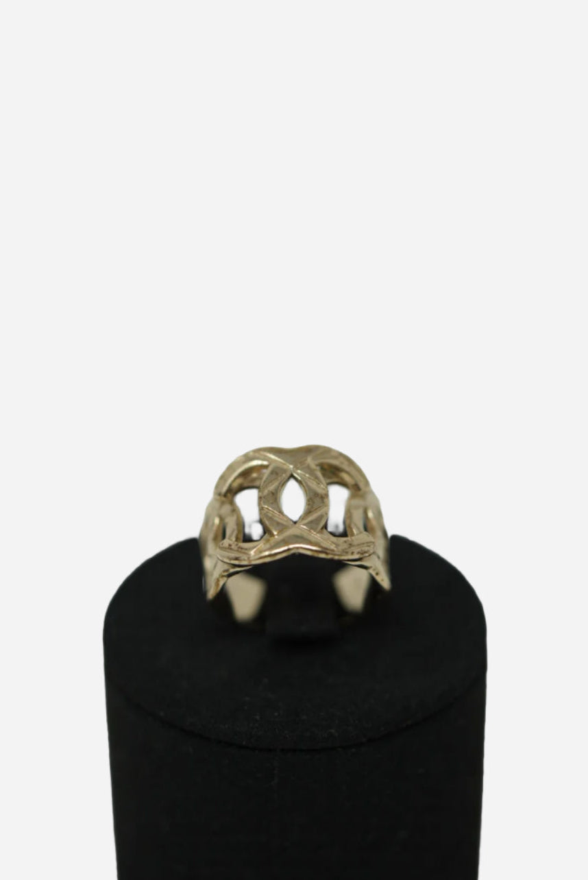 Pre-Owned Chanel CC Quilted Ring