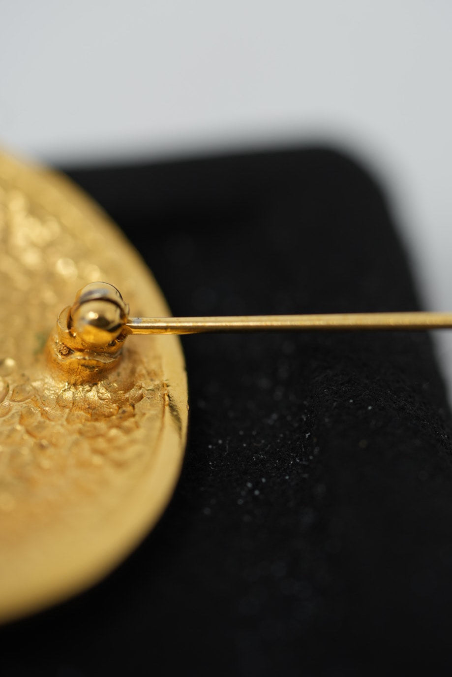 Pre-Owned Chanel Brooch