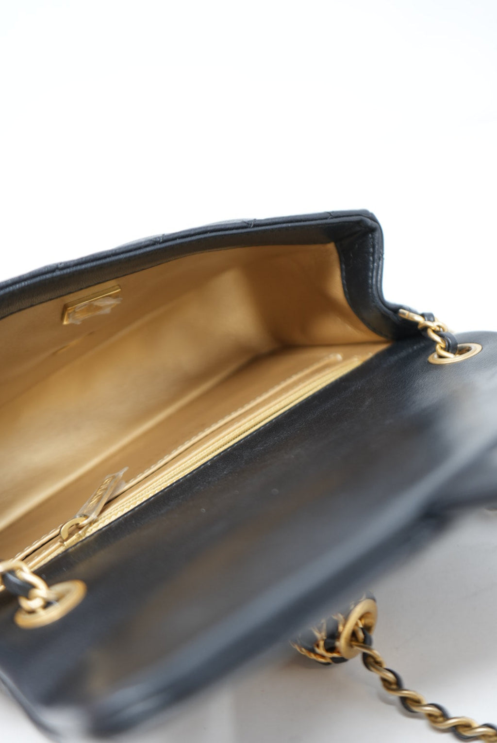Pre-Owned CHANEL Black Lambskin Pearl Crush Mini Rectangular Crossbody Bag