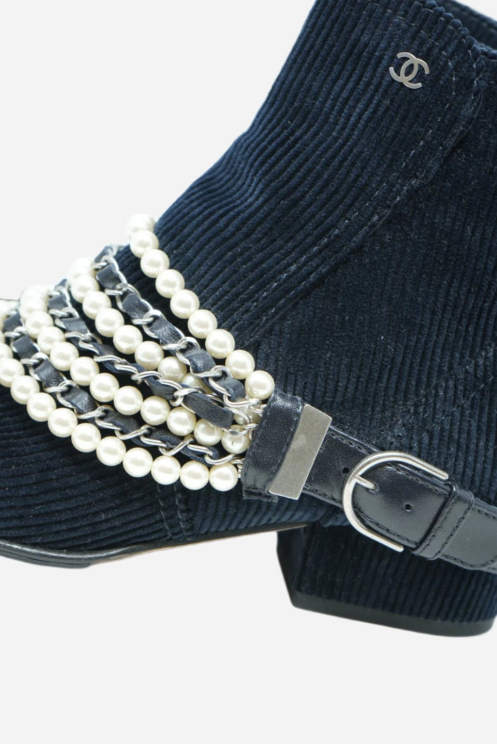 Pre-Owned Chanel Navy Velvet Satin & Faux Pearl Ankle Boots Size 36