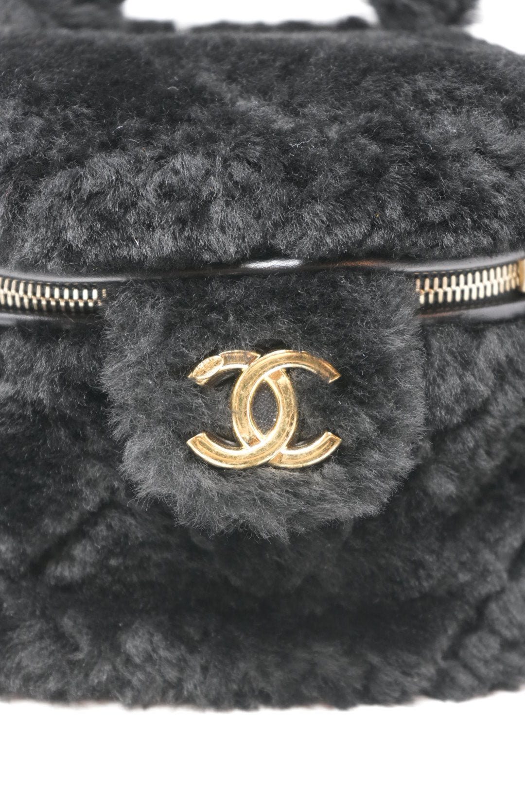 Pre-Owned Chanel 2023 Black Shearling Lambskin Quilted Vanity Case