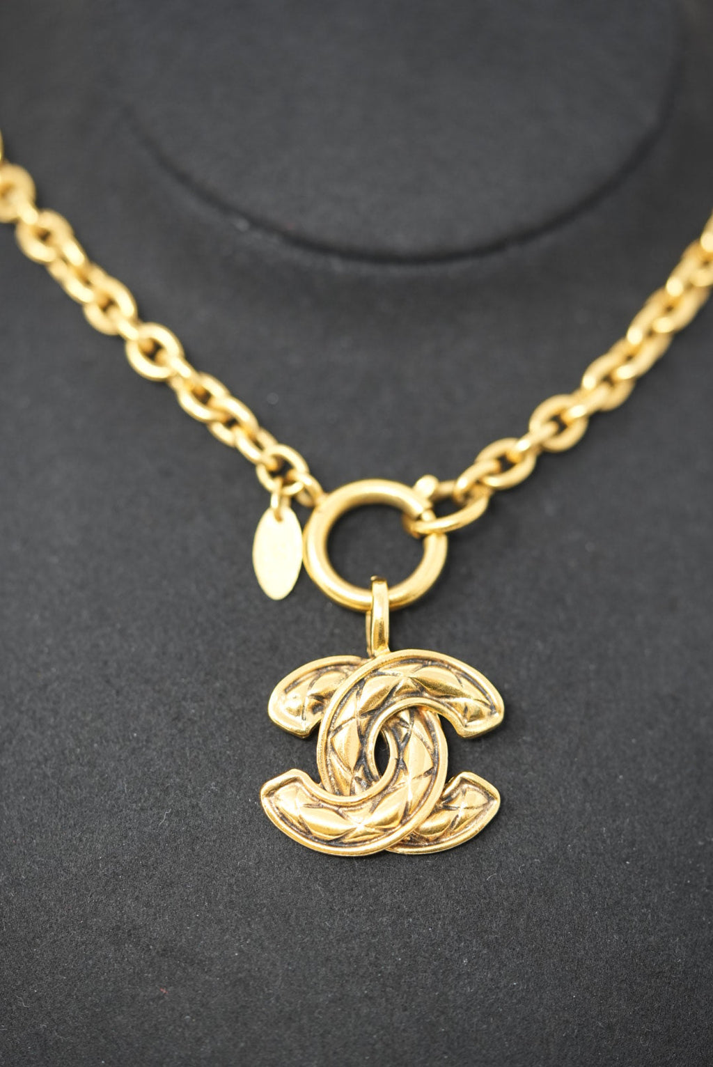 Pre-owned Chanel CC Quilted Necklace