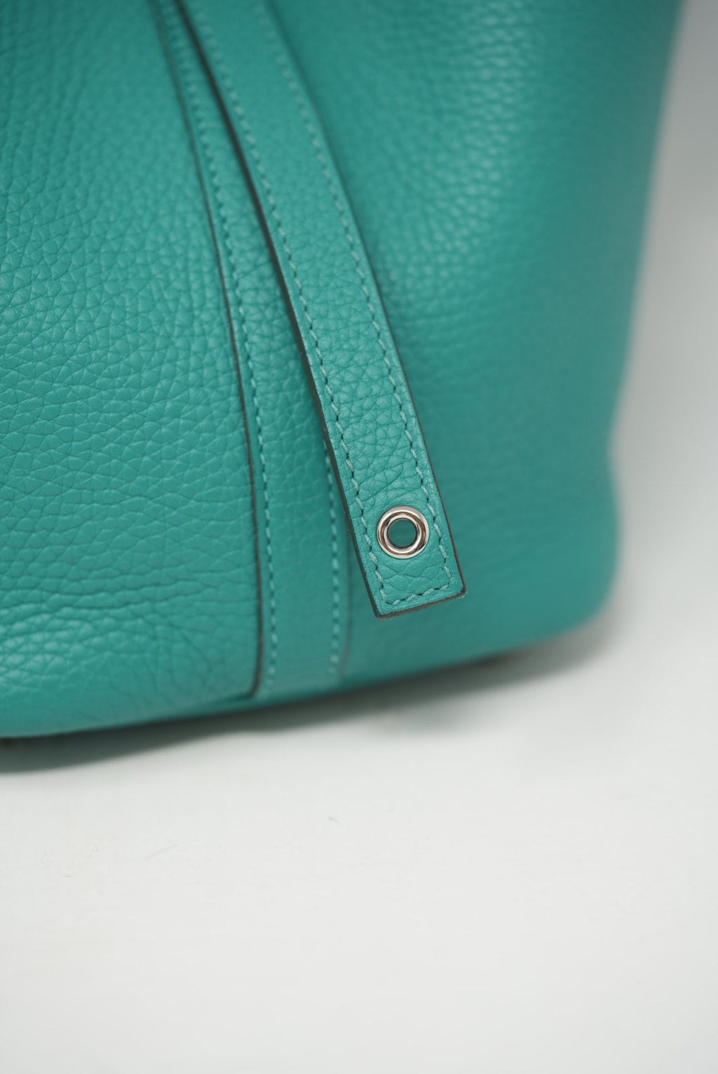 Hermes 2020 Green Clemence Leather Picotin 18 Handbag