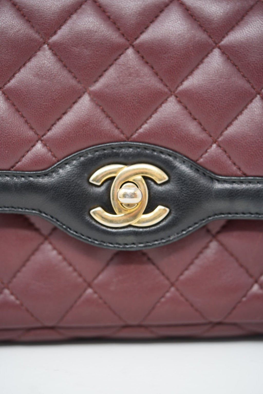 Pre-Owned Chanel 2015-2016 Lambskin Mini Two-Tone Day Flap Bag