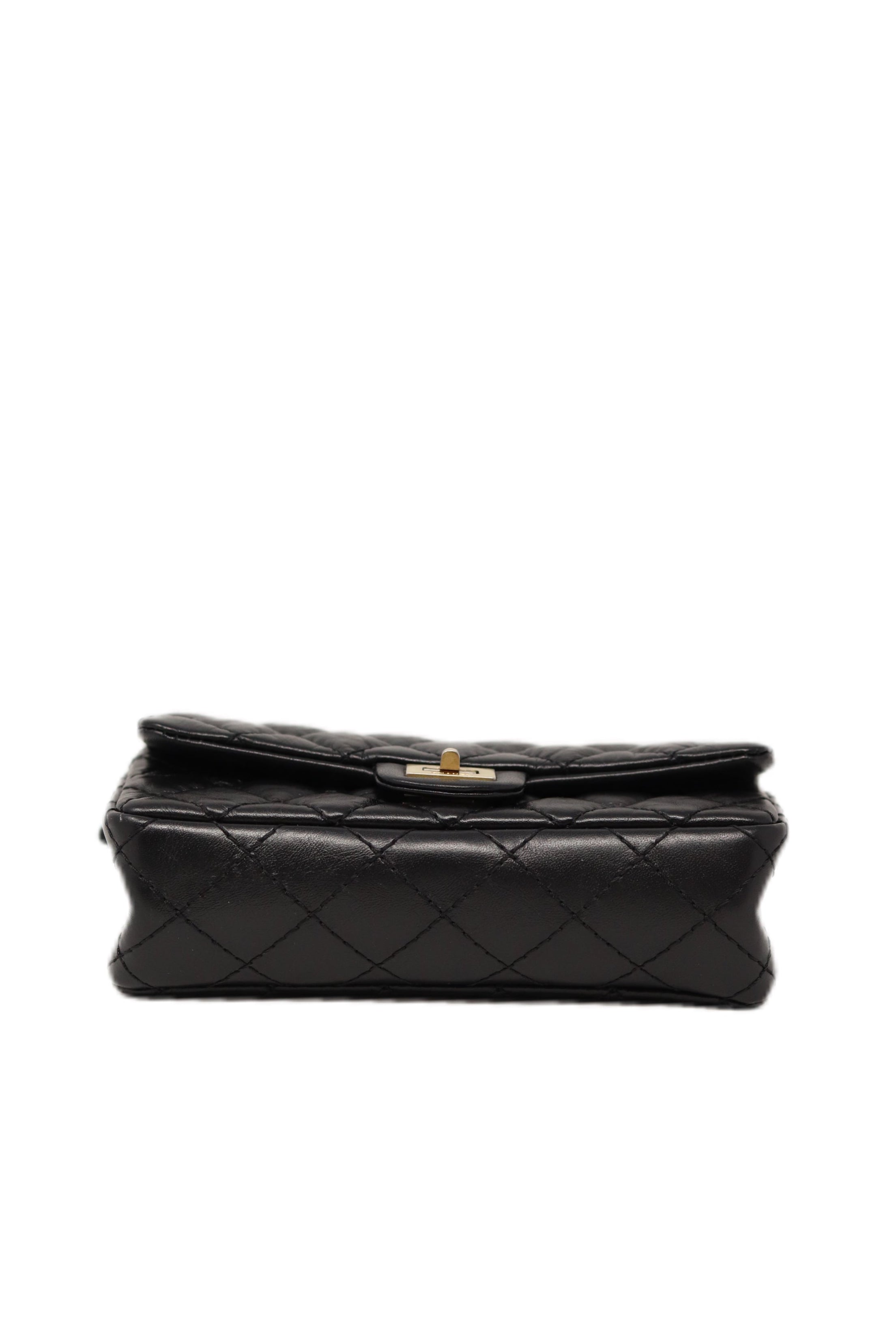 Pre-Owned Chanel 2019 Black Aged Calfskin 2.55 mini Waist Bag