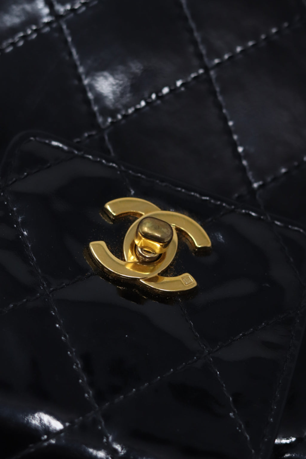 Pre-Owned Chanel 1996-1997 Patent Wild Stitch Tote Bag