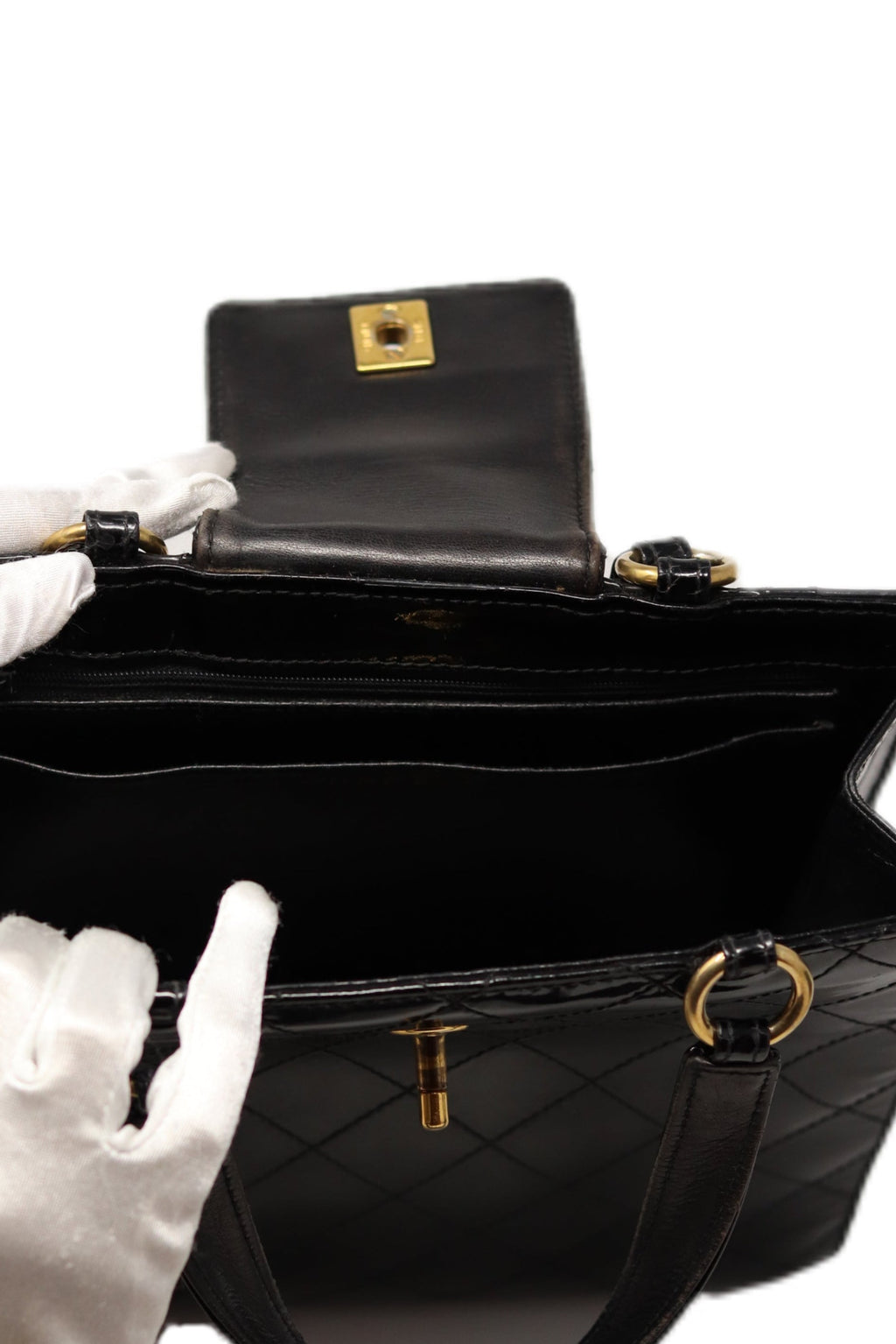 Pre-Owned Chanel 1996-1997 Patent Wild Stitch Tote Bag